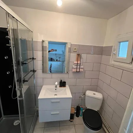 Appartement Au 1 Er Etage Cote Jardin * تون ليه فوج