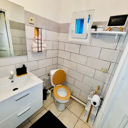 Appartement Au 1 Er Etage Cote Jardin شقة تون ليه فوج